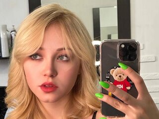 Photos show EmilyCarles